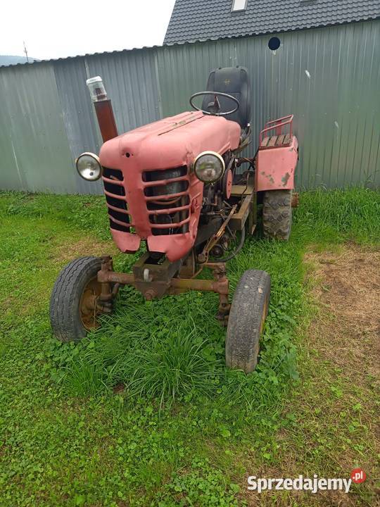 Esiok traktor sam nie Czchów
