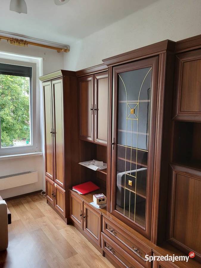 Sprzedam kawalerkę 30 m w centrum 1 piętro duża Krapkowice