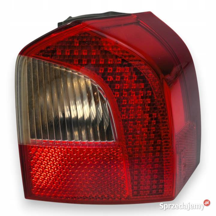 LAMPA PRAWA Volvo V70 III XC70 20072013 tylna