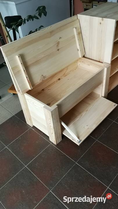 Drewniana szafka na buty zamykany regał z Radków