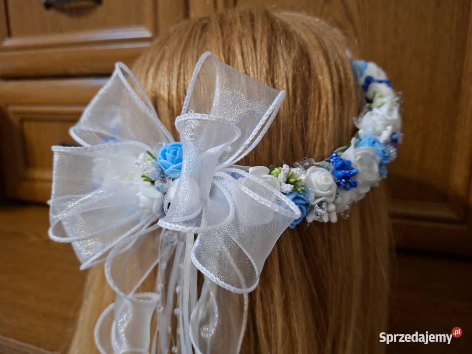 Wianek komunijny biało niebieski