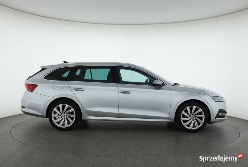 Skoda Octavia 15 TSI sprzedam
