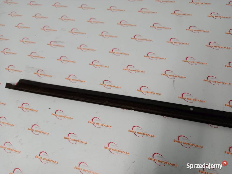 LISTWA ZGARNIAJĄCA PRAWY PRZÓD 8X3837478 AUDI A1 Motoryzacja