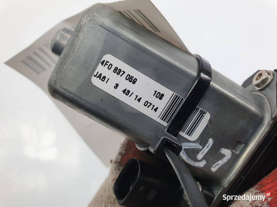 DOCIĄG DRZWI AUDI A8 L D4 4F0837059 osobowe Lipno