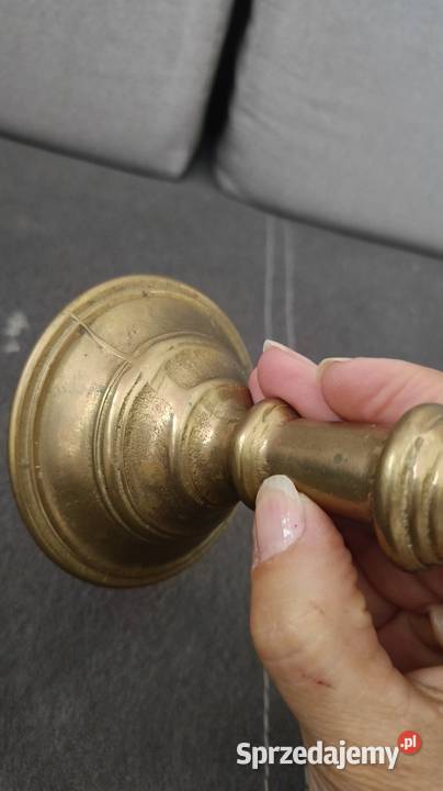 Dwa mosiężne świeczniki Wyposażenie wnętrz wielkopolskie Piła