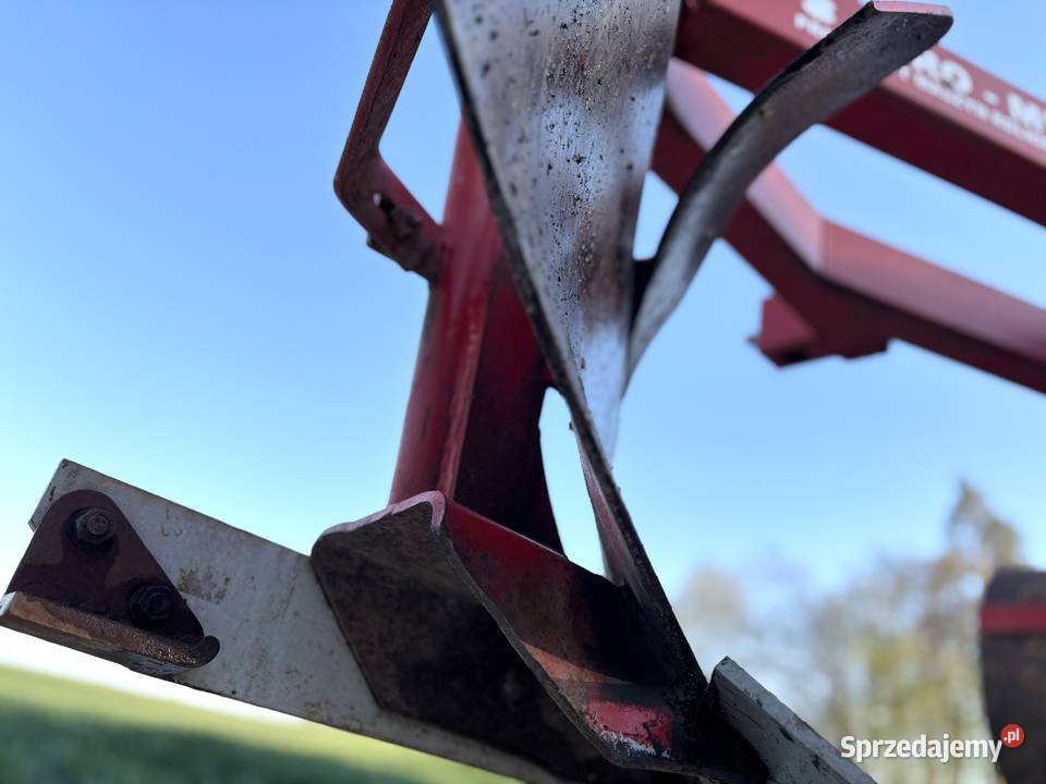 Pług agromix 4 skibowy Maszyny rolnicze Zakrzówek sprzedam