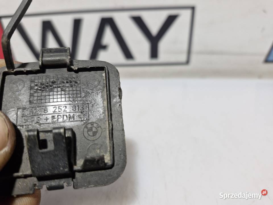 BMW E46 COMPACT ZAŚLEPKA HAKA ZDERZAKA TYŁ osobowe