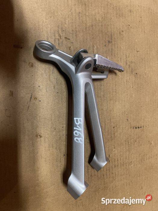 Suzuki GSXR 600 750 lewy set podnóżek pasażera sprzedam
