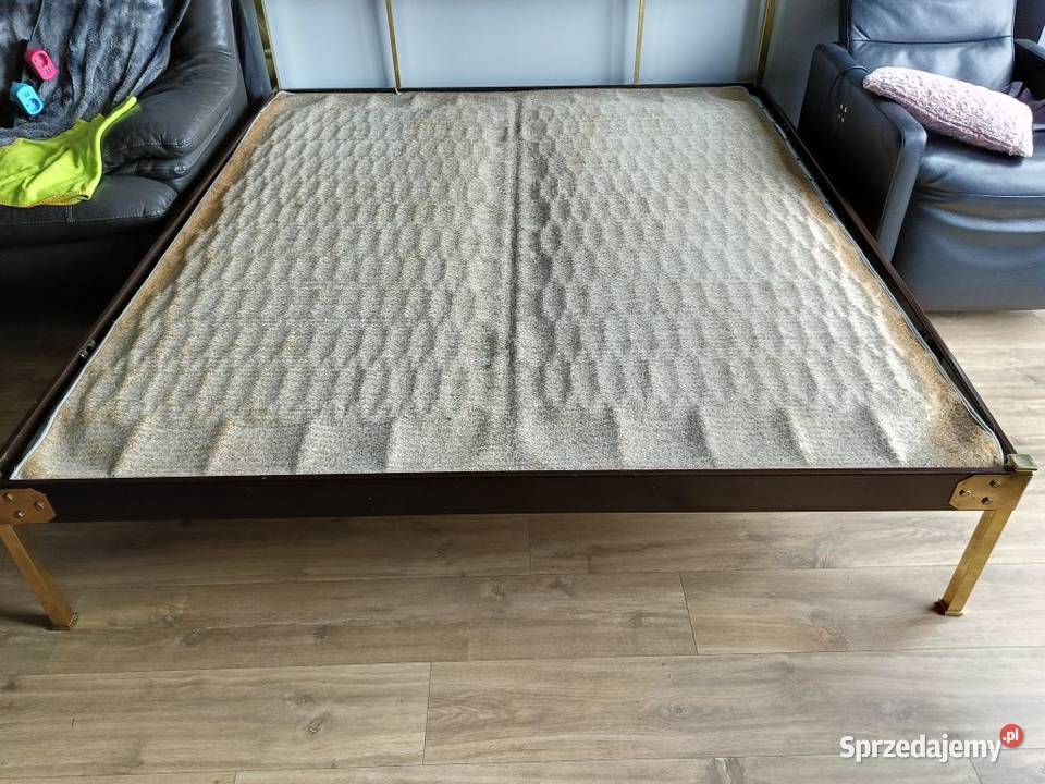 Włoskie łóżko z lat 60tychMosiądz Dobroń