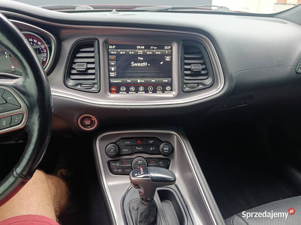 Dodge challenger sxt 36 2020