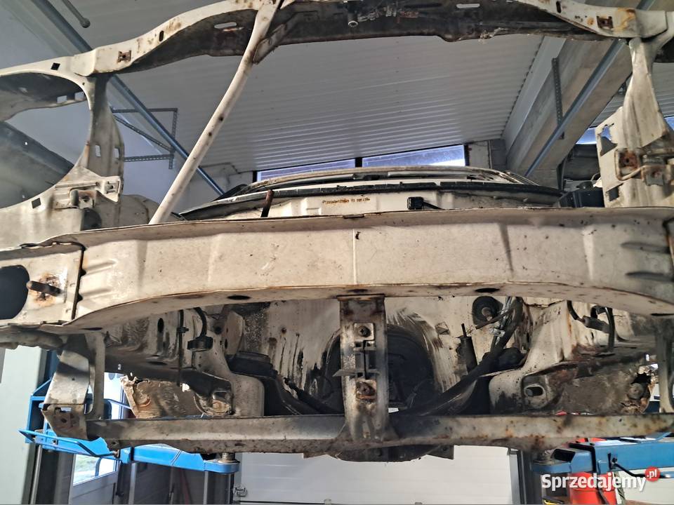 BŁOTNIK TYLNY PAS PRZEDNI PODŁOGA MERCEDES W123