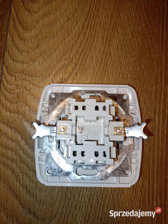 Włącznik światła pojedynczy Pleszew