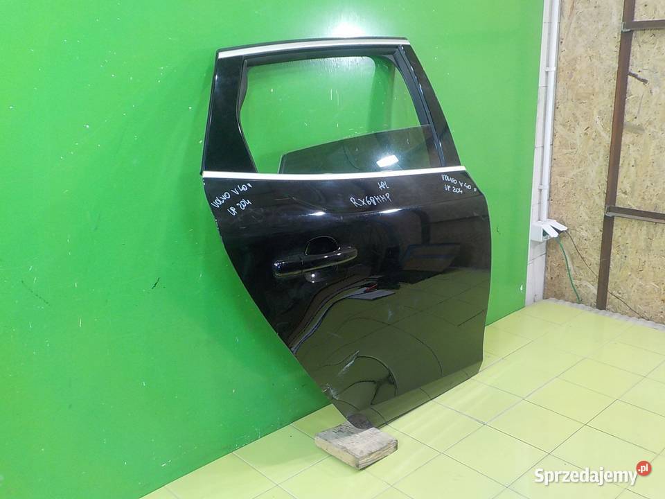 VOLVO V40 II LIFT RDESIGN 20 T2 18r HB 5D drzwi Suków