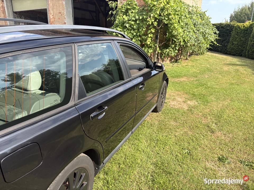Volvo v50 2007 20 diesel 442000 manualna