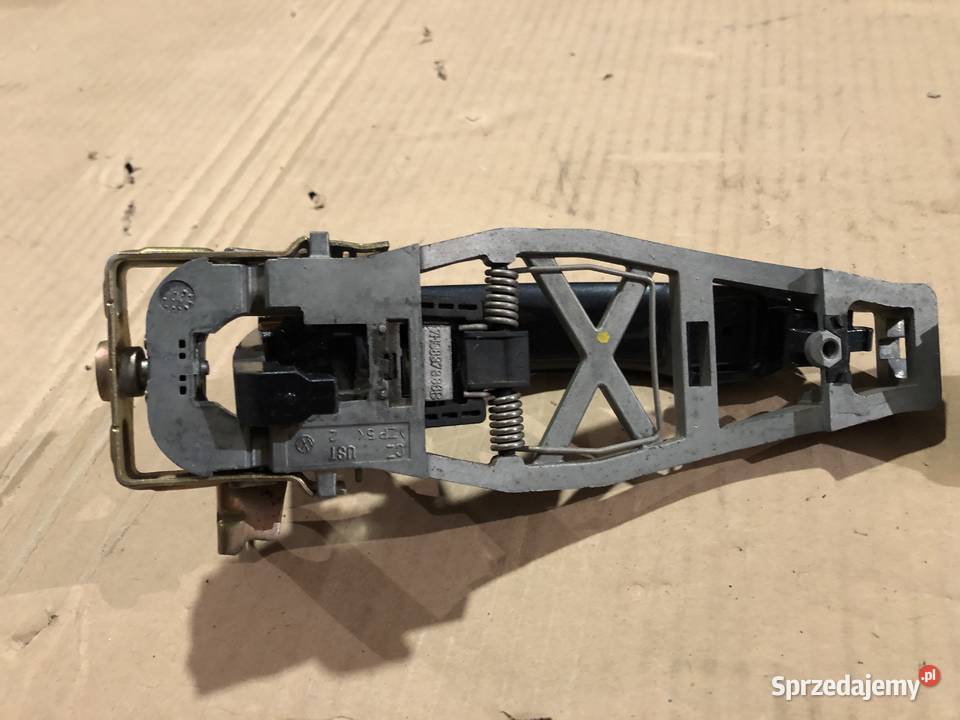 Mocowanie klamki drzwi lewa prawa strona VW T5 Części samochodowe Nowy Sącz
