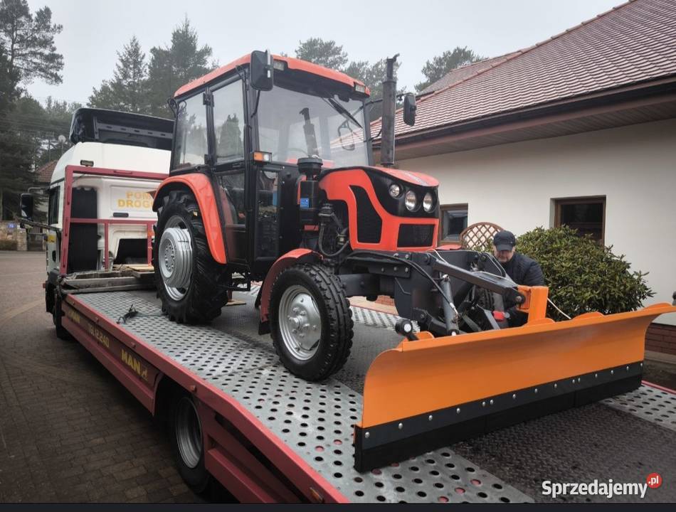 Wynajem ciągnika z zamiatarka z pługiem do Usługi ogrodnicze