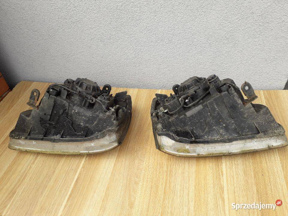 Lampa przód lewa tył prawa lewa KIA Carens II 20 osobowe Włoszczowa