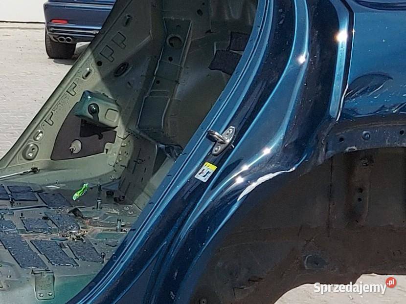 Audi Q8 ETRON próg lewy słupek środkowy poszycie Progi