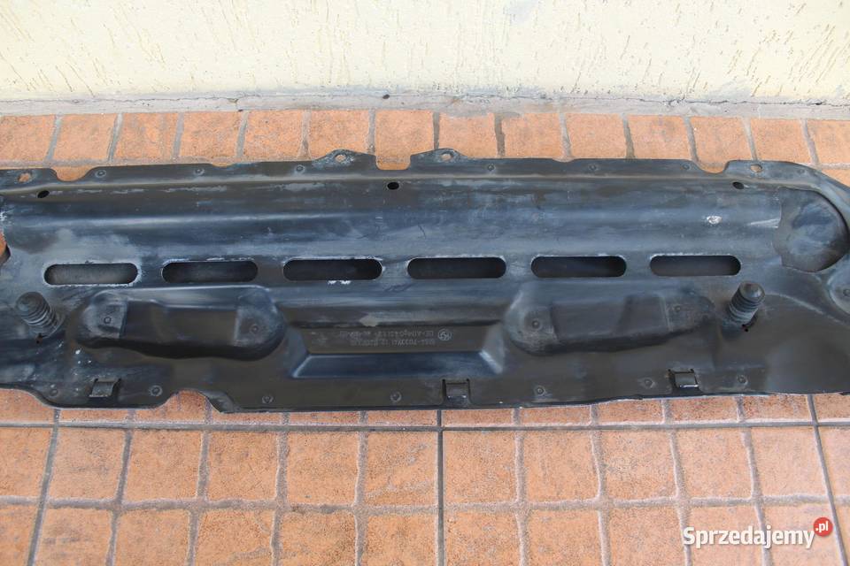 PAS PRZEDNI GÓRNY BMW E61 7033741
