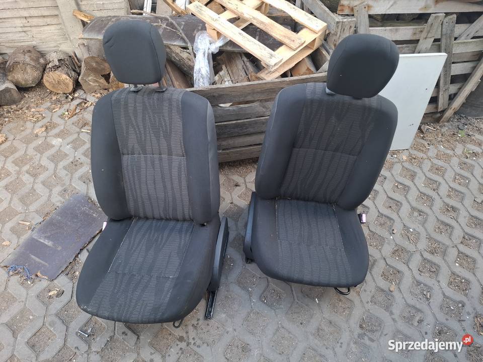 DACIA DUSTER I fotel przód prawy lewy