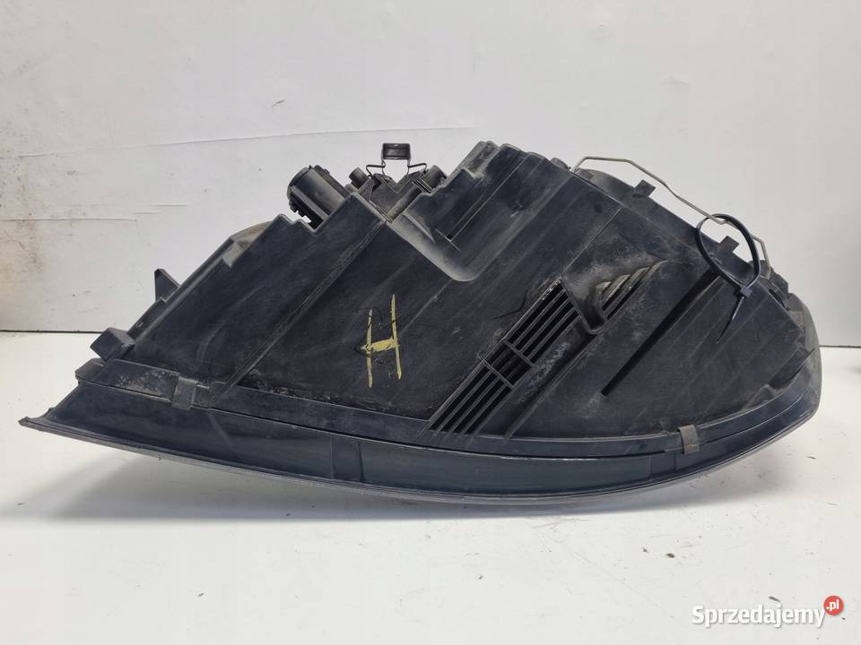 LAMPA PRAWA Volvo S40 II V50 LIFT PRZEDNIA prawy Lampy przednie lubelskie Chełm