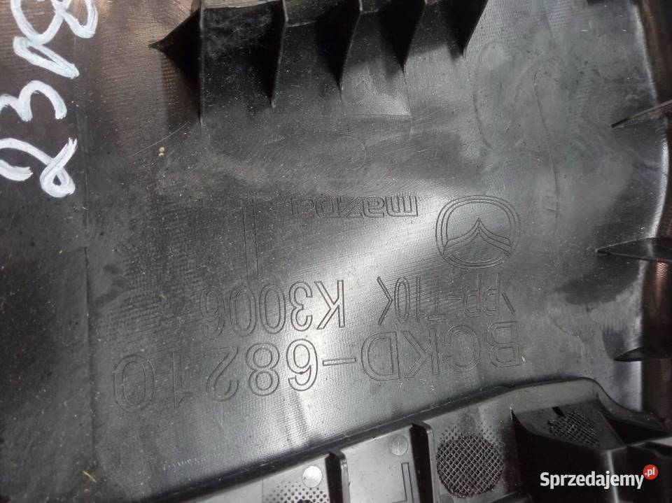 OSŁONA SŁUPKA B LEWA BP CZARNA Mazda 3 IV 2019