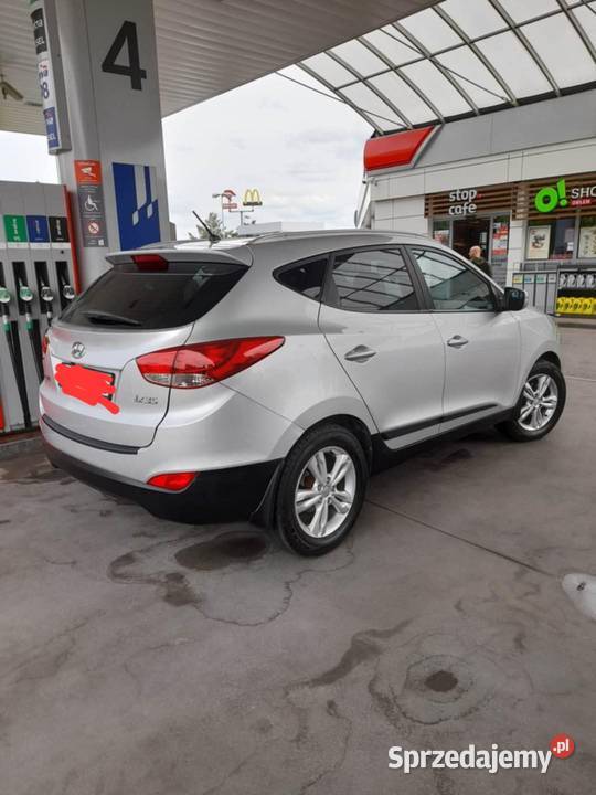 Hyundai ix35 16 Benzyna 2 komplety kół na sprzedam
