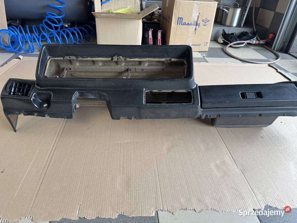 Golf mk1 deska rozdzielcza nowy typ miękka osobowe Konradówka