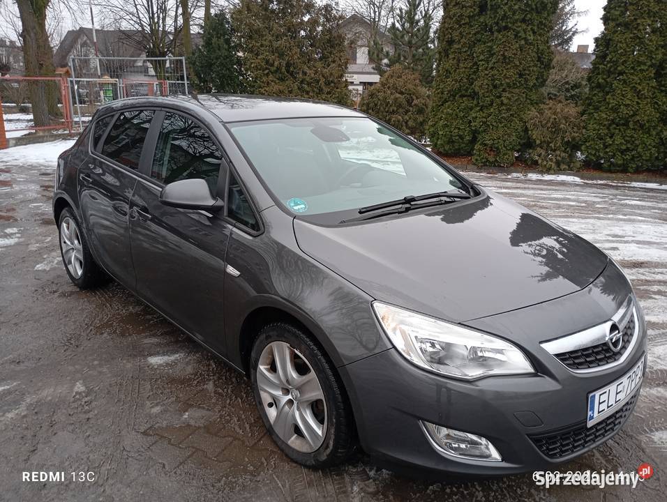 Opel Astra J 16 MPI benzyna Łódź