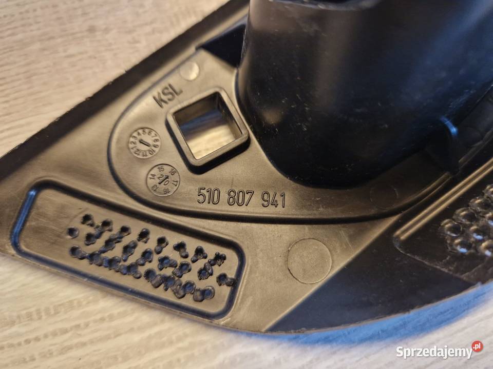 Mocowanie spryskiwacza WV Sportsvan strona lewa