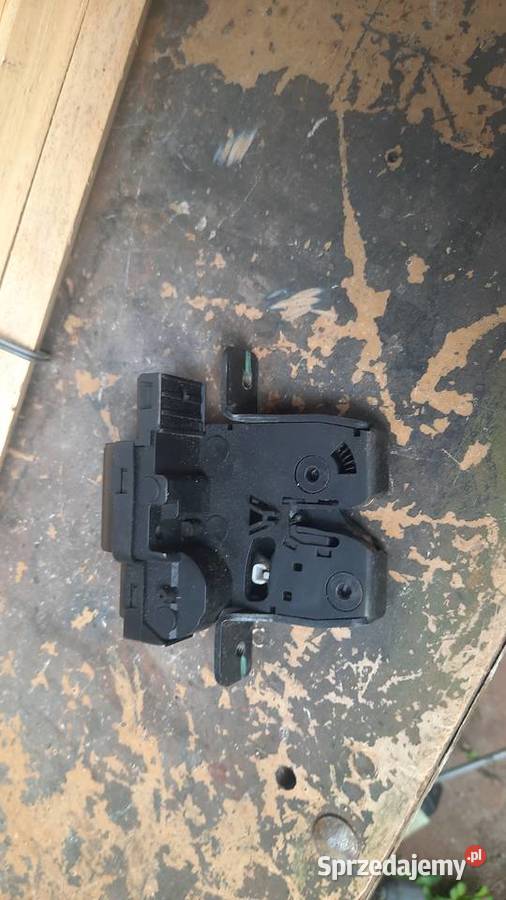 zamek klapy tylnej Nissan Micra K 12 sprzedam