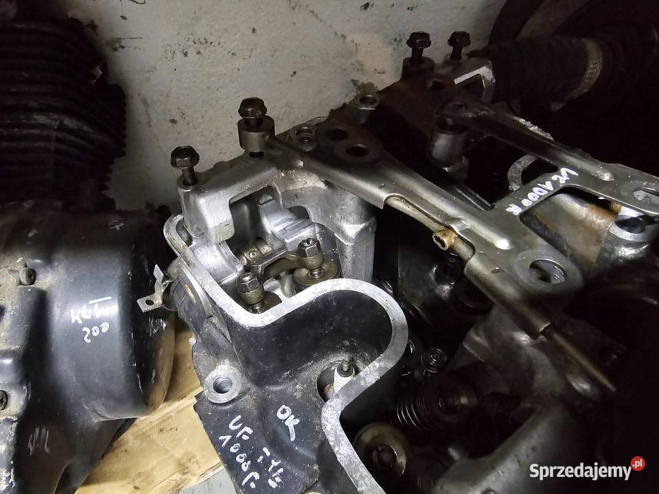 Honda VF 1000 głowica przód tył głowice vf1000 Cylindry, głowice, pierścienie dolnośląskie Jelenia Góra