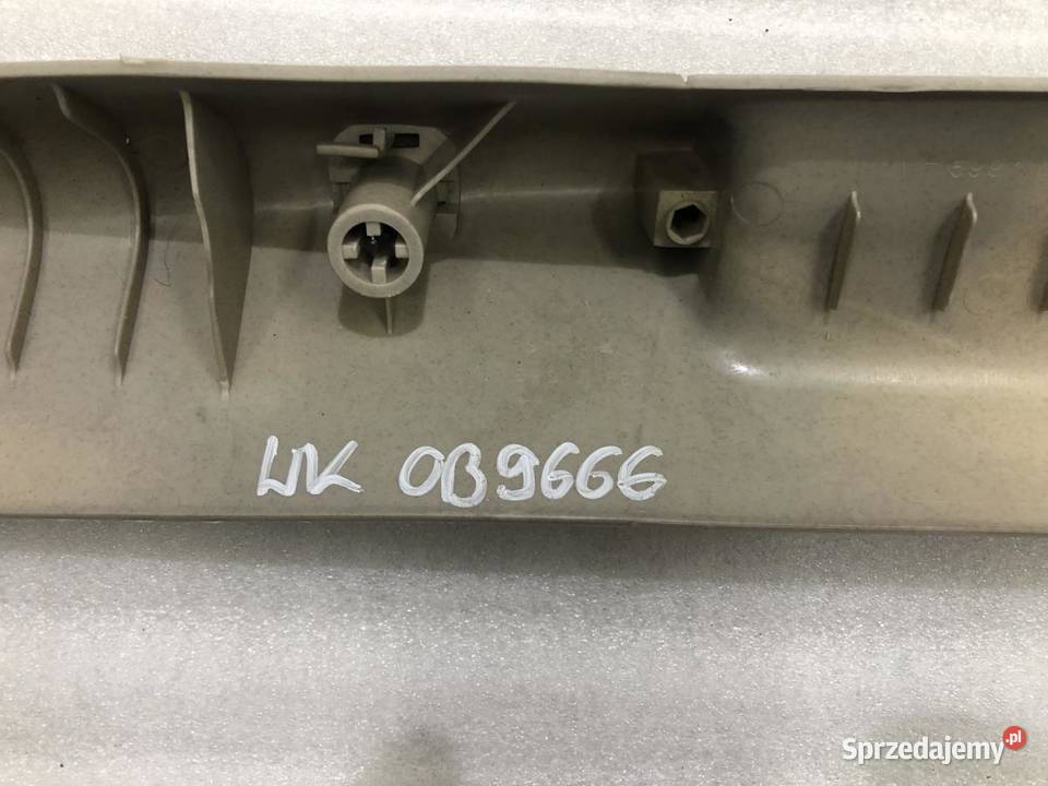 OSŁONA SŁUPKA PRAWA JEEP GRAND CHEROKEE WK III