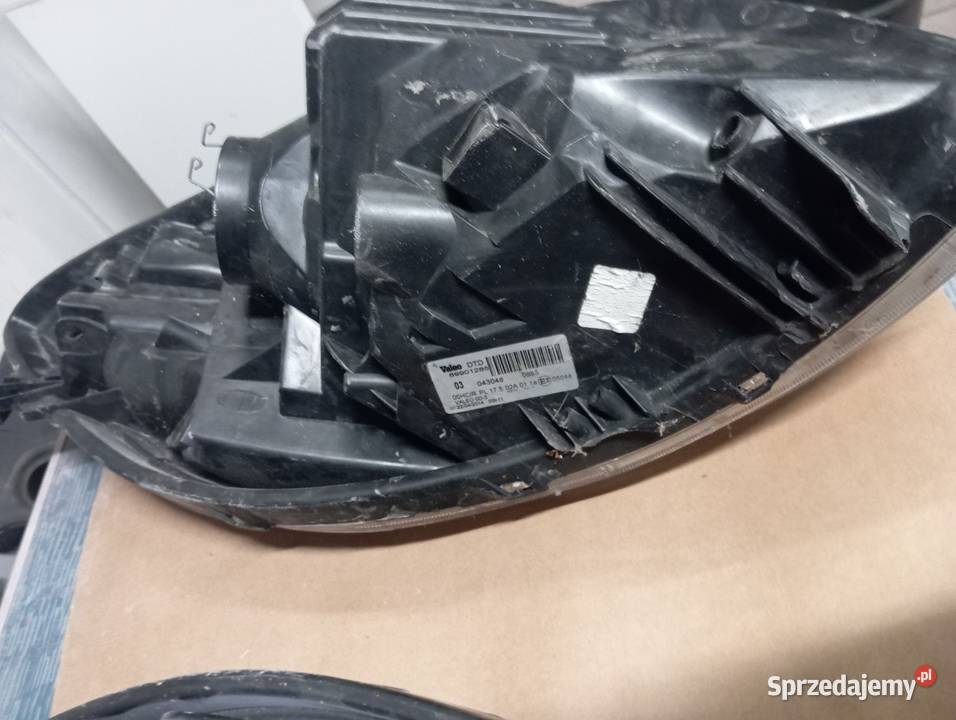 Sprzedam lampę toyota Yaris 2 Tarnowo Podgórne