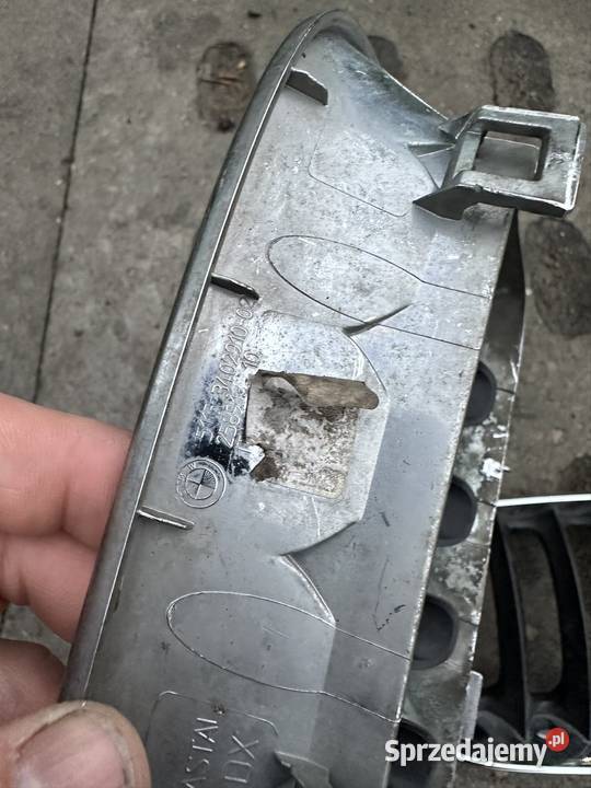 BMW X3 E83 przedlift Grill Atrapa Nerki oryginał Gdańsk sprzedam