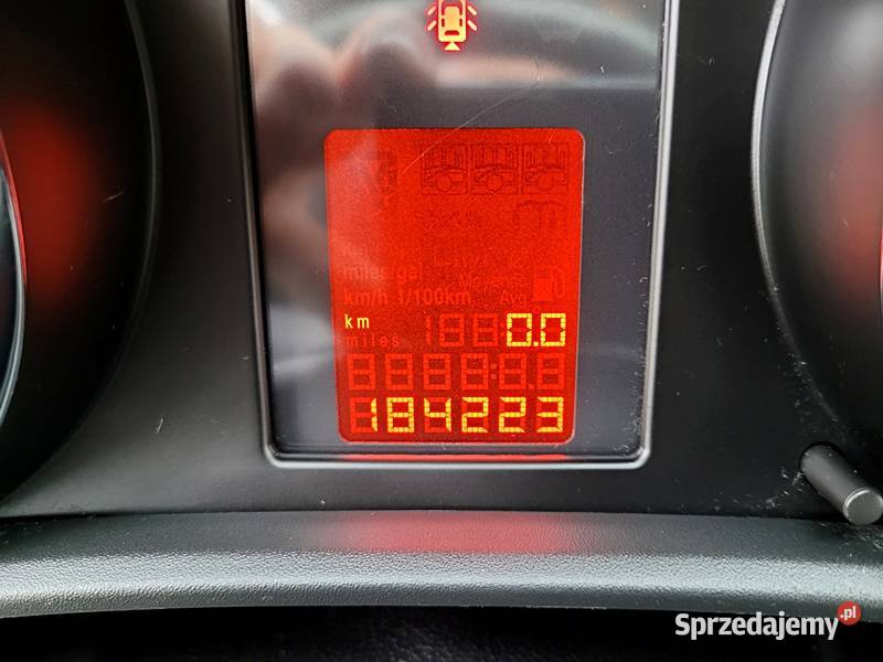 Niezawodny hatchback garażowany Słomniki