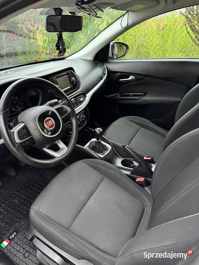 Fiat Tipo Easy 14 95 Benzyna Hatchback stan światła LED Tipo mazowieckie sprzedam