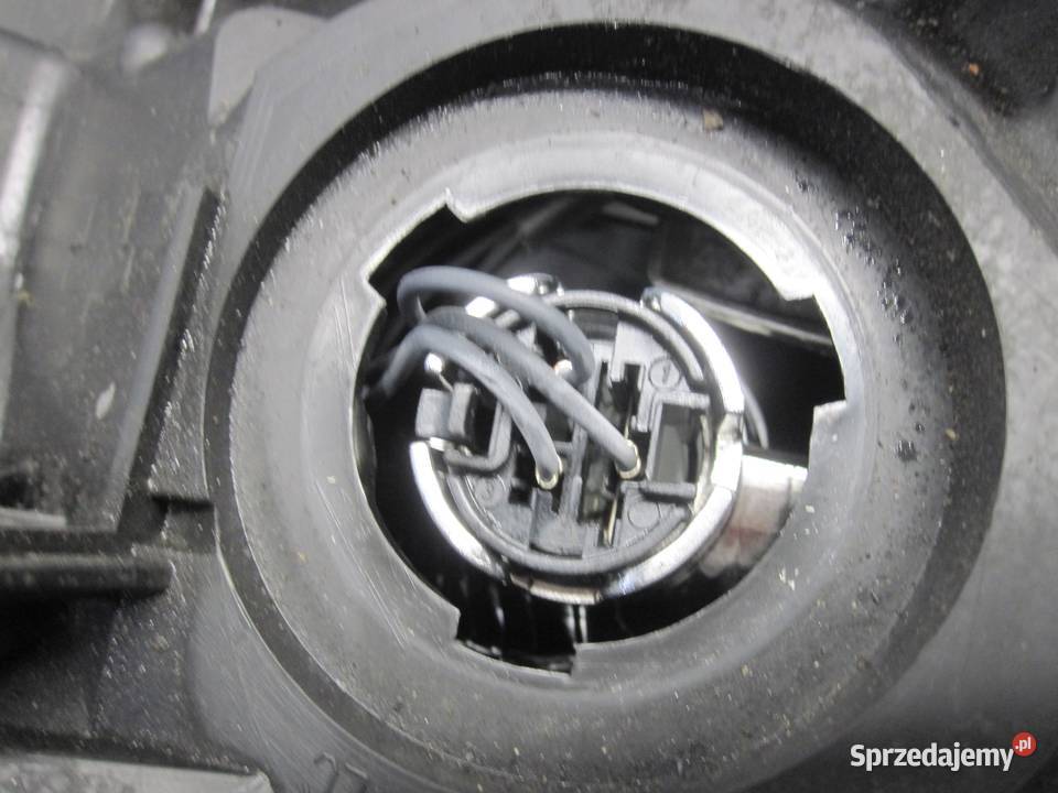 OPEL VIVARO B 16r lampa prawa przód 260108099R osobowe Kielce