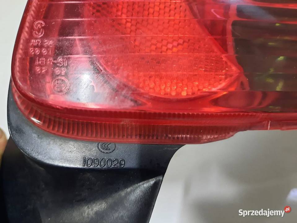 318G Peugeot 206 LIFT HB LAMPA PRAWA TYLNA