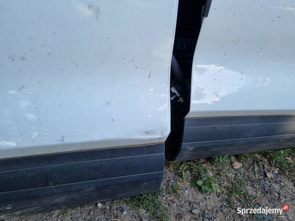 DRZWI PRAWY PRZÓD TYŁ FORD KUGA MK3 KOD LAK 5L osobowe Części samochodowe