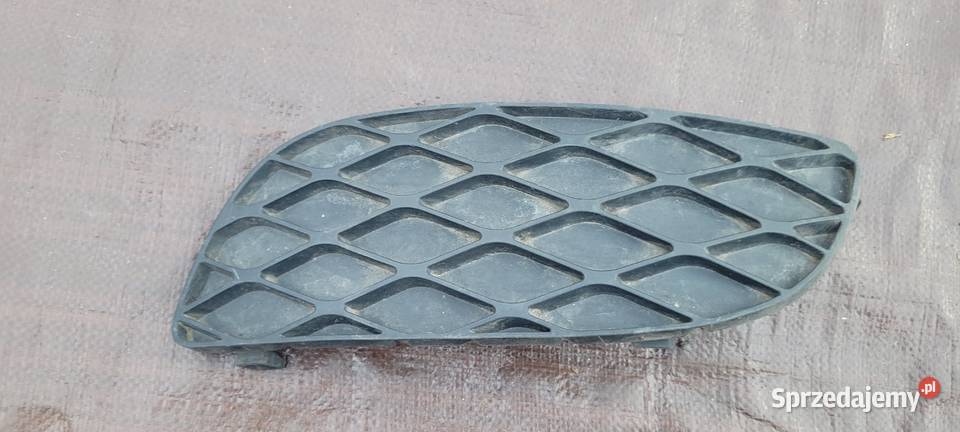 TOYOTA YARIS I LIFT KRATKA ZAŚLEPKA HALOGENU sprzedam