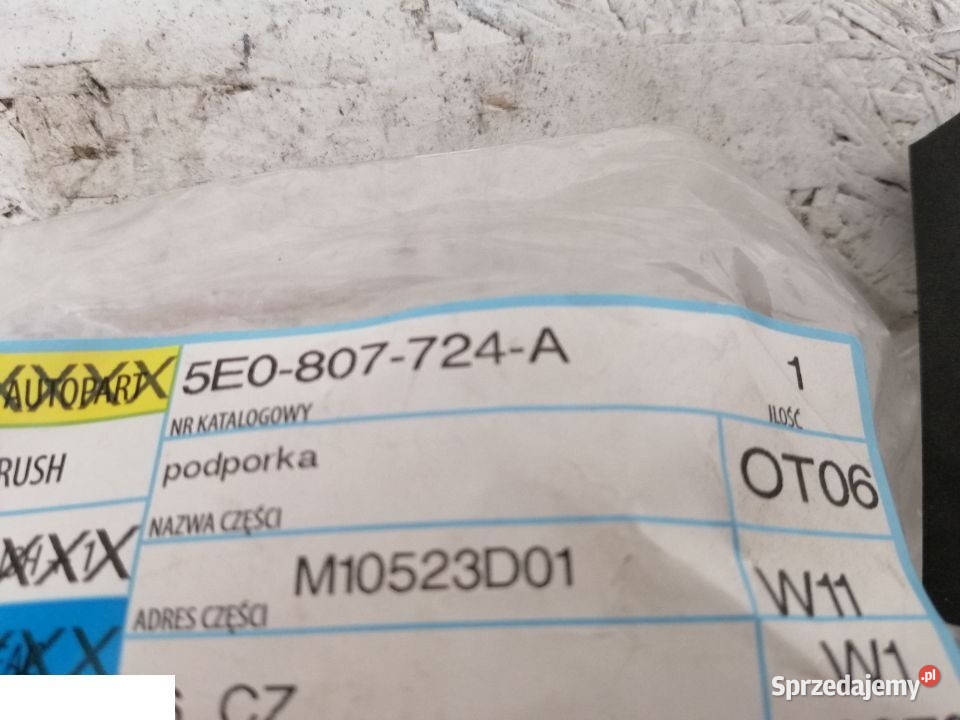 Skoda Octavia IV mocowanie atrapy wspornik Kozubszczyzna