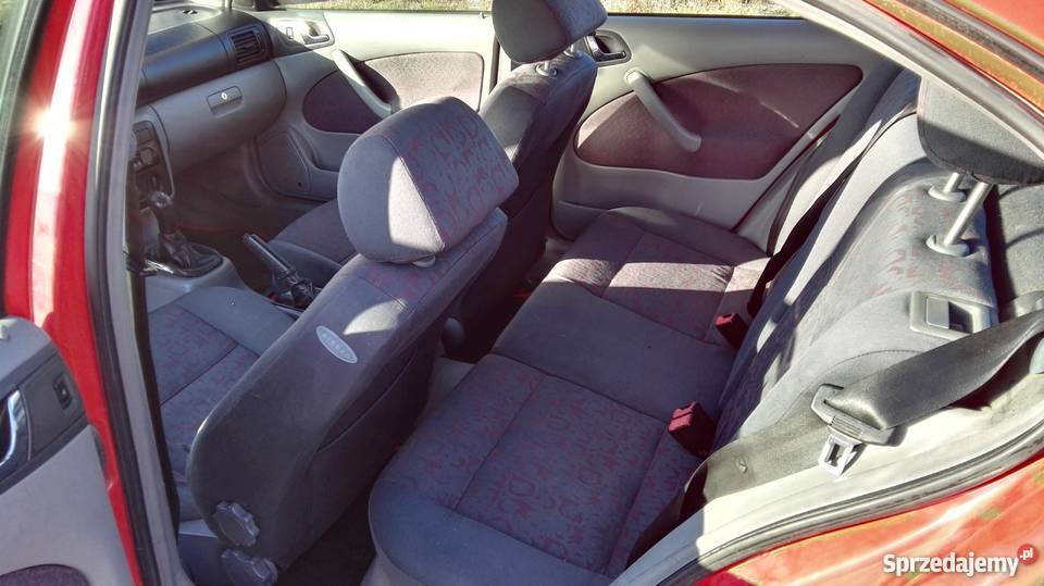 Skoda Octavia I 16 benzyna 99r czerwony sedan Święta Katarzyna