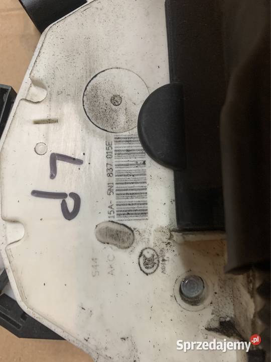 Zamek drzwi lewy przód 5N1837015 vw tiquan lift Karoseria Motoryzacja Szczecin sprzedam