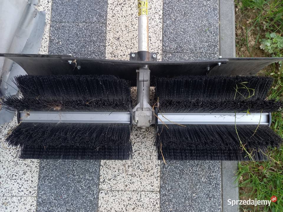 Zamiatarka spalinowa na bazie kosy NAC Lublin