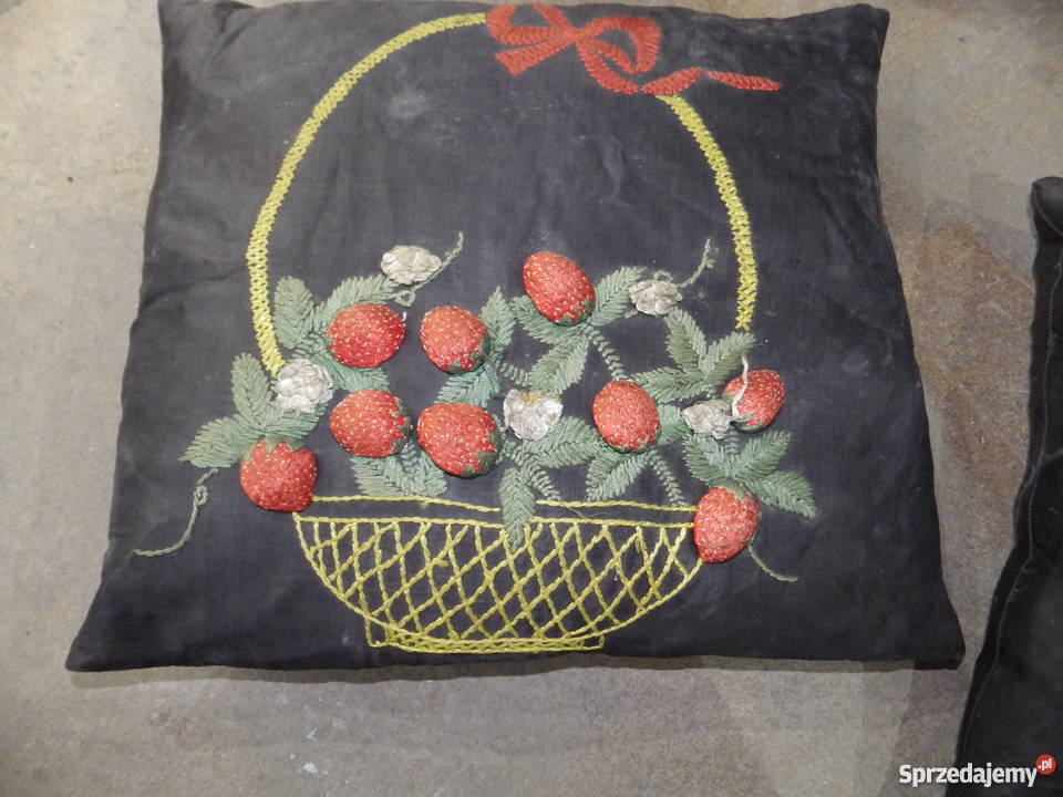 PODUSZKI HAFTOWANE LATA 30 2 PIĘKNE Września