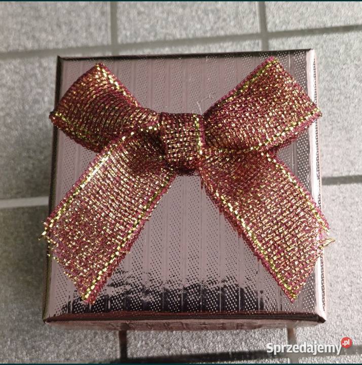 Przepiękny Pozłacany naszyjnik z zawieszką Ręka Kowary