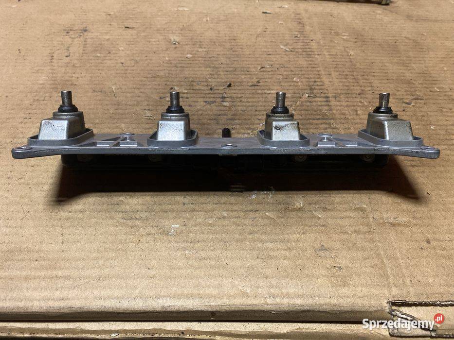 Kawasaki listwa wtryskowa wtryski B768 sprzedam