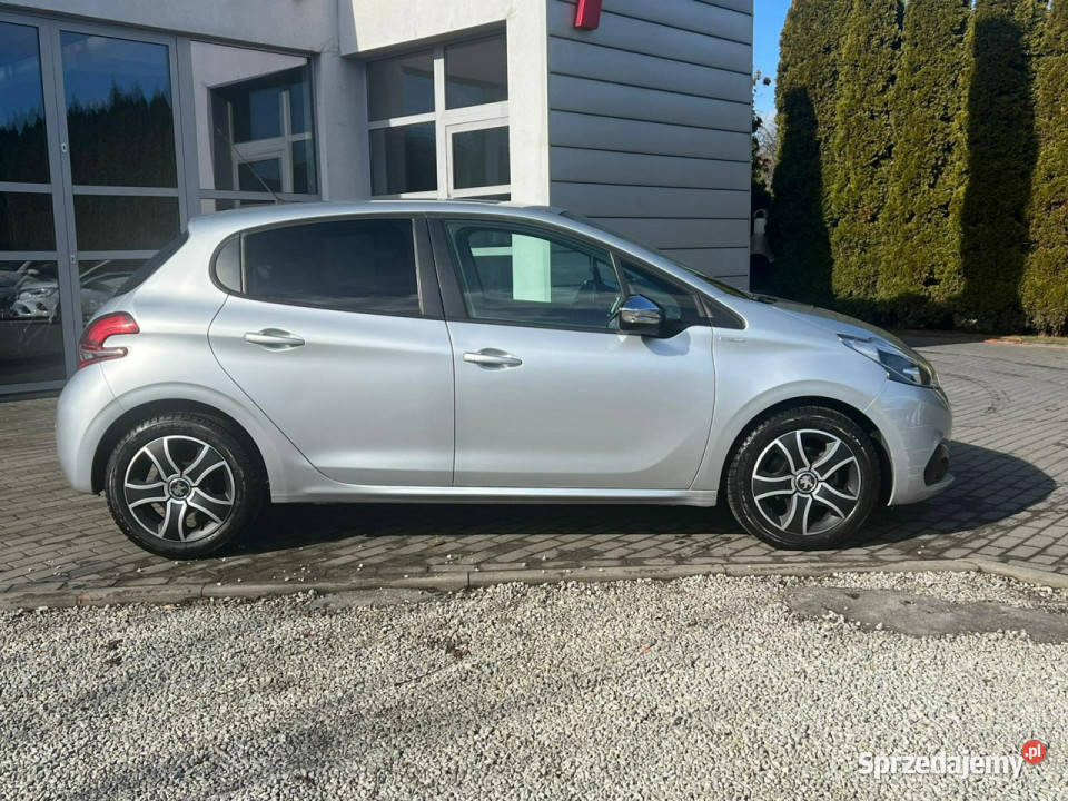 Peugeot 208 16 hdi 75 Navi Klima Bluetooth I czujnik zmierzchu