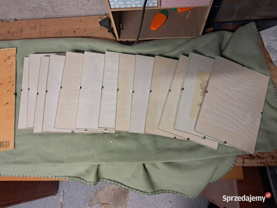 13 używanych szklanych antyramek 15x21 stan db Sandomierz